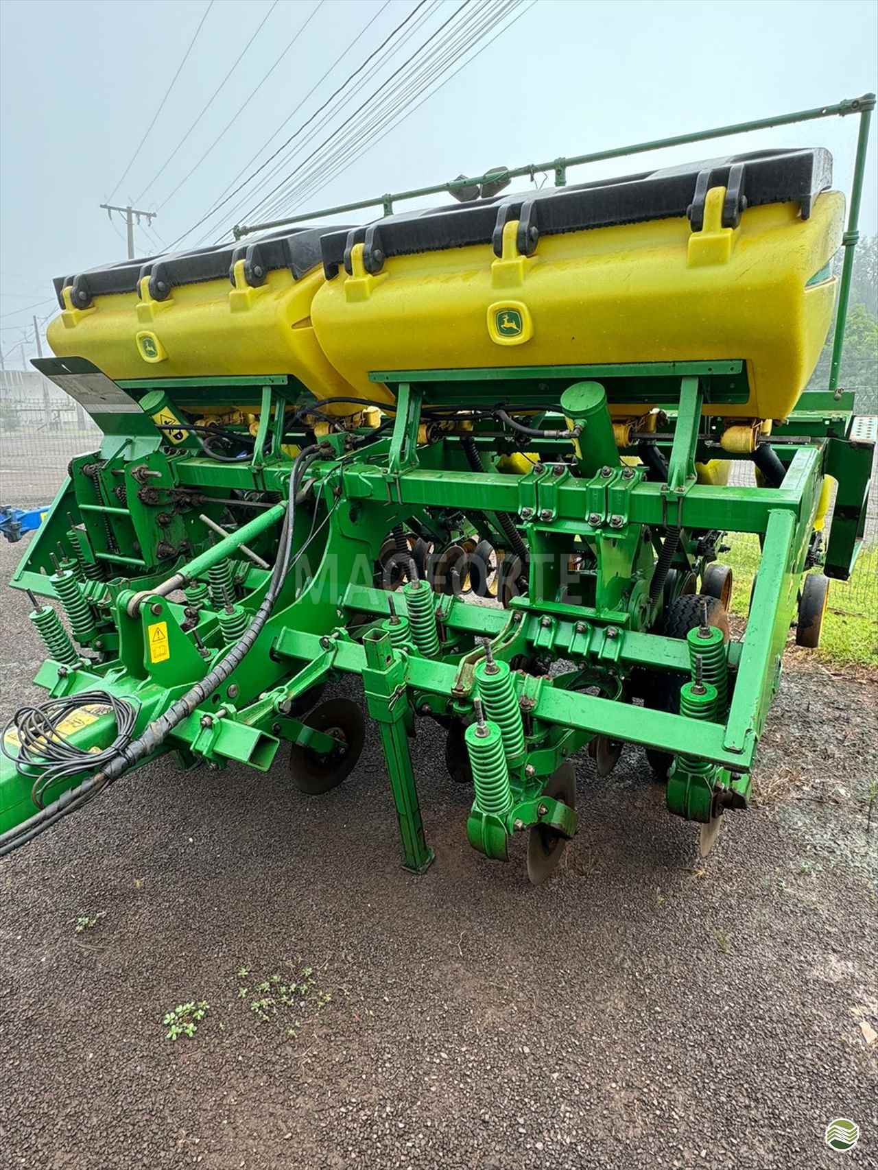 PLANTADEIRA JOHN DEERE PLANTADEIRAS 1107 Maqforte - Stara - Matriz PATO BRANCO PARANÁ PR